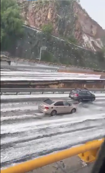 También resultó afectada la autopista México-Puebla