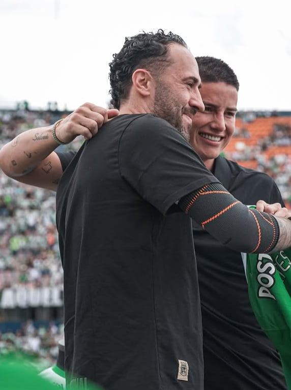 James Rodríguez también fue presentado ante los hinchas en el estadio Atanasio Girardot de Medellín - crédito nacionaloficial/Instagram