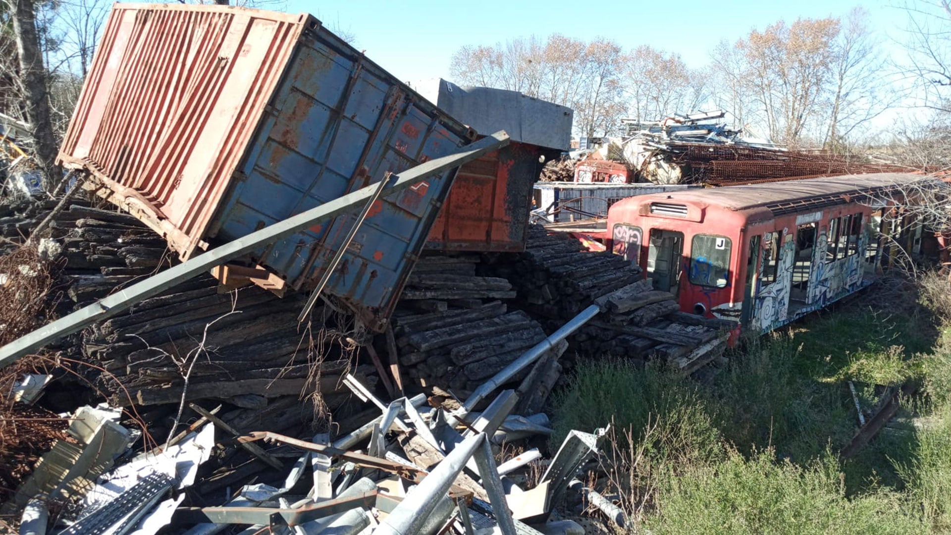 El vagón del subte estaba dentro de un predio de Pilar, dedicado a vender objetos de demolición