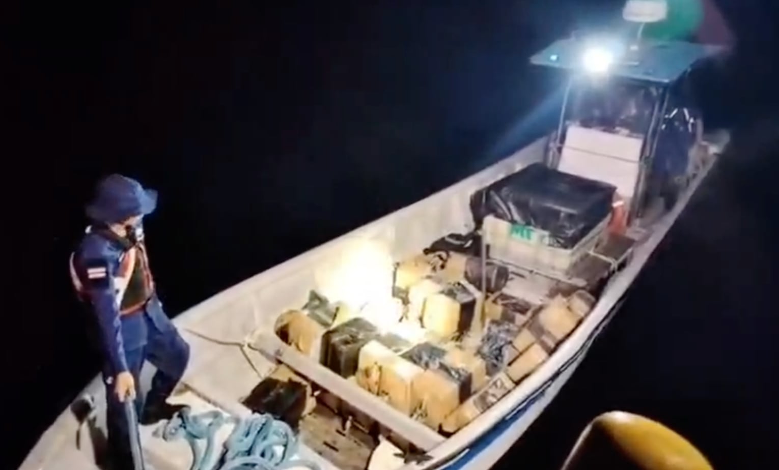 Casi dos toneladas de cocaína decomisadas en Costa Rica: enfrentamiento a balazos con narcotraficantes deja dos detenidos