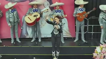 Lucero cumple años a un mes de su presentación sorpresa en la Central de Abastos y sus próximas fechas en el país