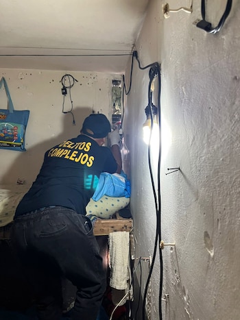 Una de las celdas allanadas