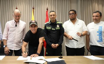 Alejandro Char firmó un convenio