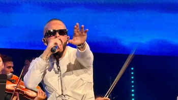 Yandel transforma el Roig Arena en una gran celebración sinfónica del reguetón