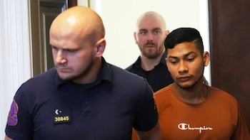 Colombiano condenado por terrorismo en Praga sigue sin pagar millonaria multa por incendiar tres autobuses: lo señalaron de ser un enlace ruso
