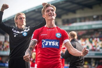 Oliver Sonne, lateral de Dinamarca