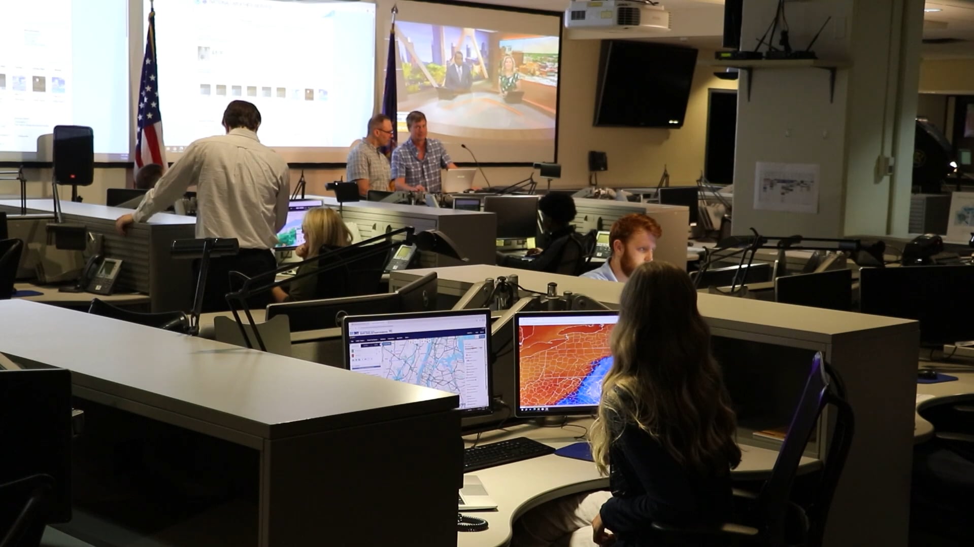 El operativo de Nueva York incluye el Centro de Operaciones de Incendios estatal y personal de Manejo de Emergencias en puestos regionales y en el EOC de Nueva Jersey (Captura de video: NYS DHSES).