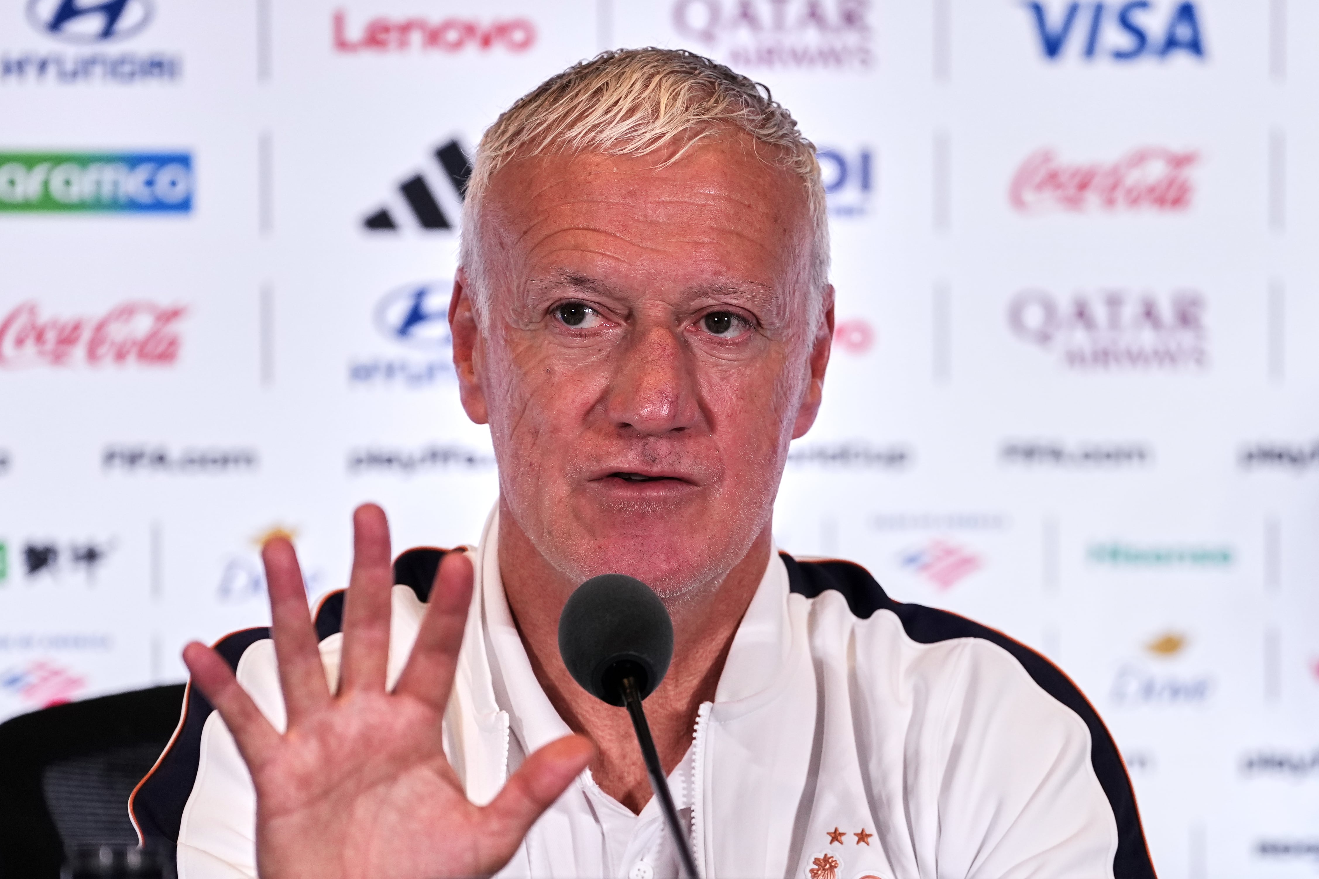 El seleccionador de Francia, Didier Deschamps, brindó una conferencia de prensa en la previa al choque con Marruecos (AP Foto/Martin Meissner)