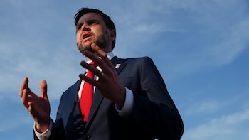 Vance lidera las negociaciones con Irán y Trump le pone obstáculos