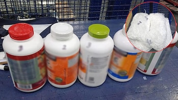 La sustancia fue encontrada en el equipaje de un pasajero procedente de Colombia. Crédito: Gabinete de Seguridad