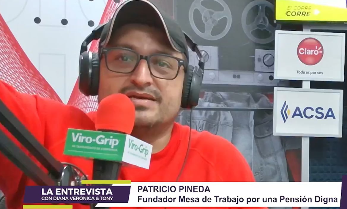 Patricio Pineda, fundador de la Mesa de Trabajo por una Pensión Digna, brindó un análisis sobre los posibles cambios que podría incluir una reforma al sistema previsional de El Salvador (Cortesía: Dina Verónica y Tony).