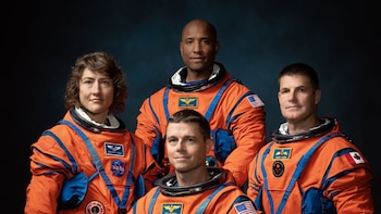 Los astronautas Wiseman, Glover, Koch y Hansen se convierten en los seres humanos que más lejos han estado de la Tierra