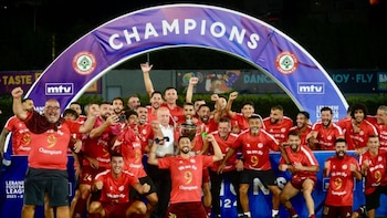 Alexander Succar consiguió su primer título en el extranjero: salió campeón de la Copa del Líbano con el Nejmeh SC