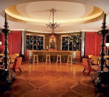 El bar de Warner (Architectural