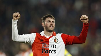 Santiago Giménez, goles a precio