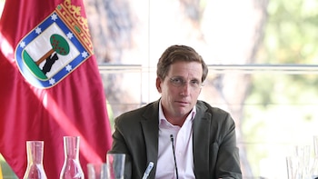 Almeida acusa a Sánchez de una "falta total de empatía" con Ceuta y ve un "globo sonda" en sus palabras sobre el Rey