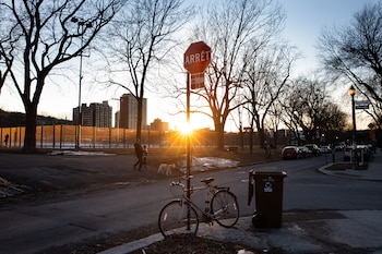 FILE Ñ A stop sign in French in Montreal, March 22, 2020. Detailed accounts of the final hours of the negotiations show that, while the United States offered Canada what it said was the best deal of any country, what Canada had to give up in exchange was seen as unthinkable Ñ including what Prime Minister Mark Carney suggested was an attempt to intervene in CanadaÕs all-important policy to protect the use of the French language. (Nasuna Stuart-Ulin/The New York Times)