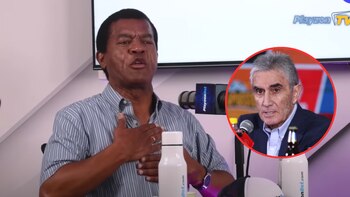 Julio César Uribe miró con