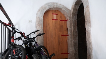 Conmoción en Francia por el hallazgo de cinco bebés muertos en la casa de una pareja
