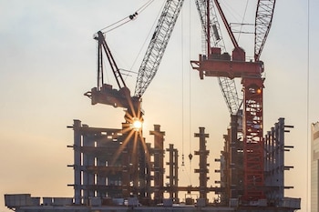 En noviembre, la construcción encabezó