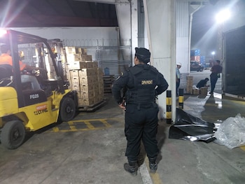 La mercadería decomisada fue valorada por la SAT en más de Q238 mil, según autoridades guatemaltecas. (Foto: Policía Nacional Civil de Guatemala)