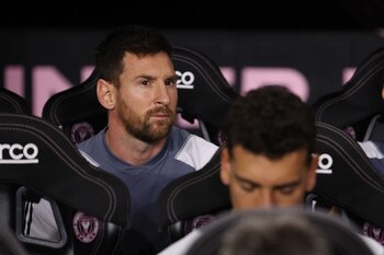 Messi empezó el partido en