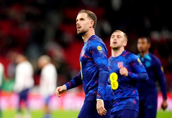 17 October 2023, United Kingdom, London: England's Jordan Henderson warms up prior to the start of the UEFA Euro 2024 qualifying group C soccer match between England and Italy at Wembley Stadium. Photo: John Walton/PA Wire/dpa