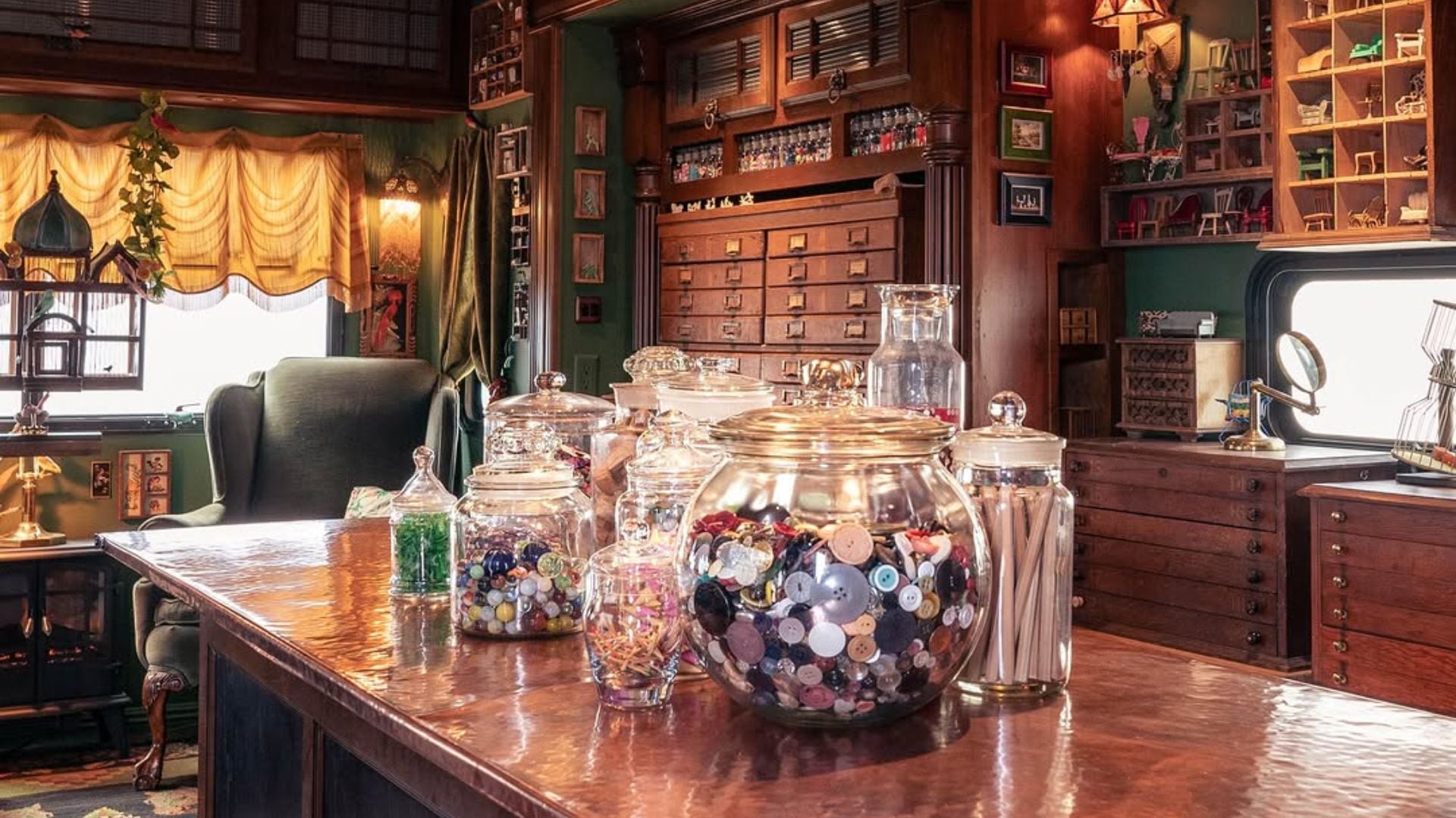 El Museo de Coleccionismo y Diseño de Las Vegas cierra su sede física tras la demolición del centro comercial, dejando su colección en un futuro incierto (foto: Instagram/@office.of.collecting)