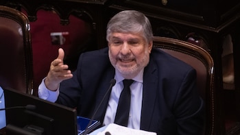 Mayans apuntó contra la CGT