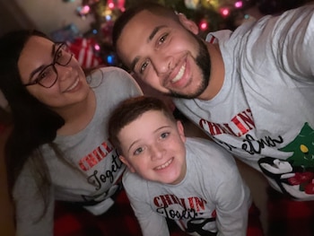 Delimar lleva una vida tranquila en Filadelfia, donde trabaja desde casa y comparte su hogar con su esposo y su hijastro de 11 años. (Instagram: @delimar_vera)