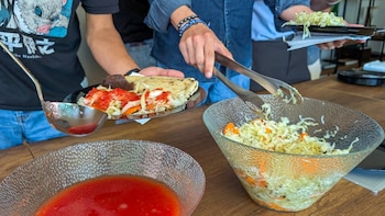 Las pupusas conquistan Turquía y reviven los sabores del hogar entre la diáspora salvadoreña