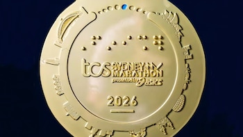 El insólito error en la medalla del Maratón de Sídney: incluyeron un estadio de Alemania