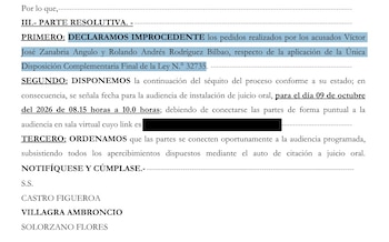 Fragmento de un documento judicial con un párrafo resaltado en azul que incluye los nombres Víctor José Zanabria Angulo y la Ley 32735