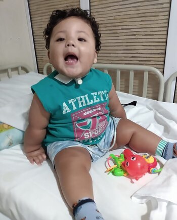 A los cinco meses, Erick