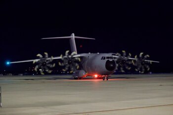 Llegada del primer avión desde