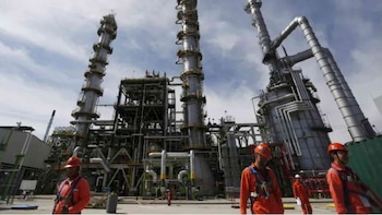 ONG advierte que refinerías de Pemex procesan petróleo para el que no fueron diseñadas