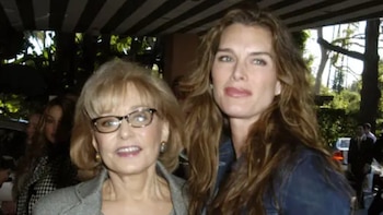 Brooke Shields recuerda la incómoda entrevista que tuvo con Barbara Walters cuando tenía solo 15 años