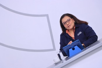 La meteoróloga Sidia Marinero afirmó que el acumulado anual de precipitaciones en El Salvador mantiene un déficit cercano al 30 por ciento respecto a los niveles habituales. (Cortesía: Noticiero El Salvador)