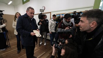 El precandidato oficialista Álvaro Delgado