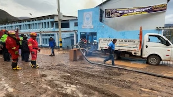 Fenómeno El Niño fuerza adelanto de cierre escolar en nueve regiones de Perú: Cerca de 13 mil escuelas en alerta