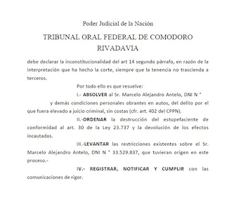 Documento judicial en blanco y negro con texto impreso que muestra la resolución del Tribunal Oral Federal de Comodoro Rivadavia sobre el caso de Marcelo Antelo