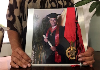 DOLOR FAMILIAR: La madre de