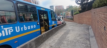 Bus del Sitp se varó en Chapinero - crédito Bogotá Tránsito