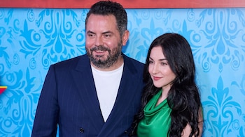 José Eduardo Derbez responde tras negarse a besar a Paola Dalay en medio de rumores de separación