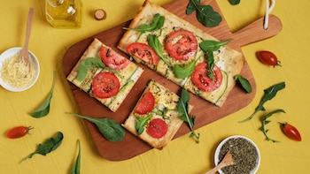 Focaccia de calabacín, queso y tomate: una receta italiana saciante para disfrutar durante cualquier momento del día