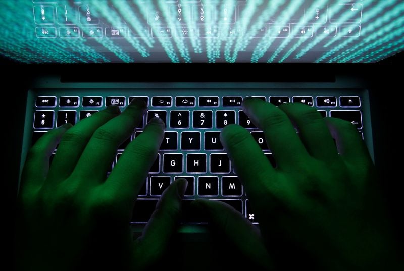Casos recientes como el robo de datos de empleados del FBI alimentan la preocupación por la seguridad digital en el país. (Reuters)