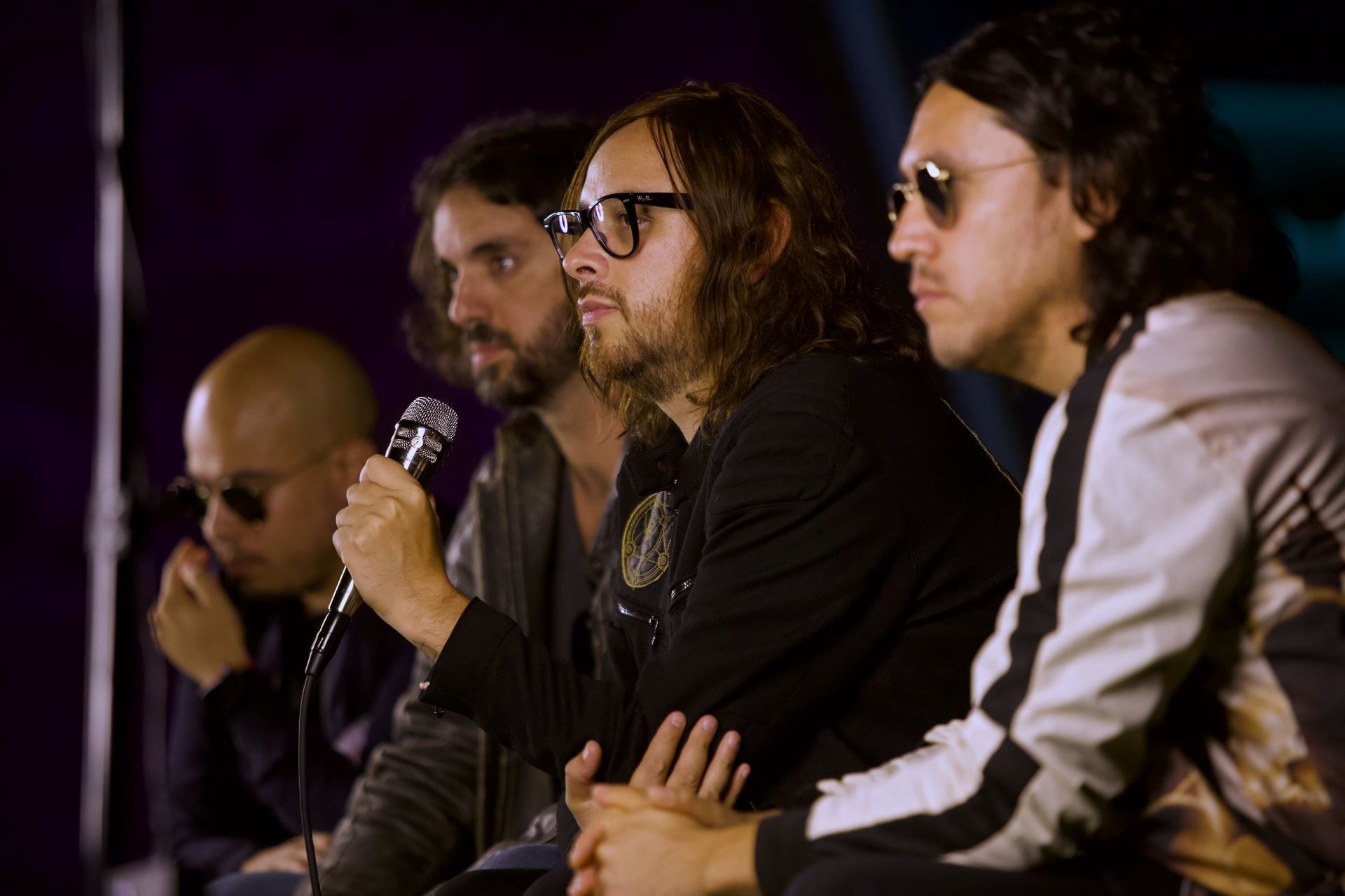 El trío detrás de Camilo Séptimo construye desde 2013 una propuesta que mezcla rock alternativo, synthpop e indie pop, con Meléndez al frente de los sintetizadores y la producción. (Foto: Cuartoscuro)