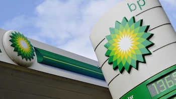 BP reorganiza su estructura interna y refuerza el negocio de petróleo y gas tras el despido de su presidente