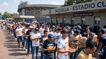 Policías de la SSC detienen a dos personas por supuesta reventa para la final Pumas vs Cruz Azul
