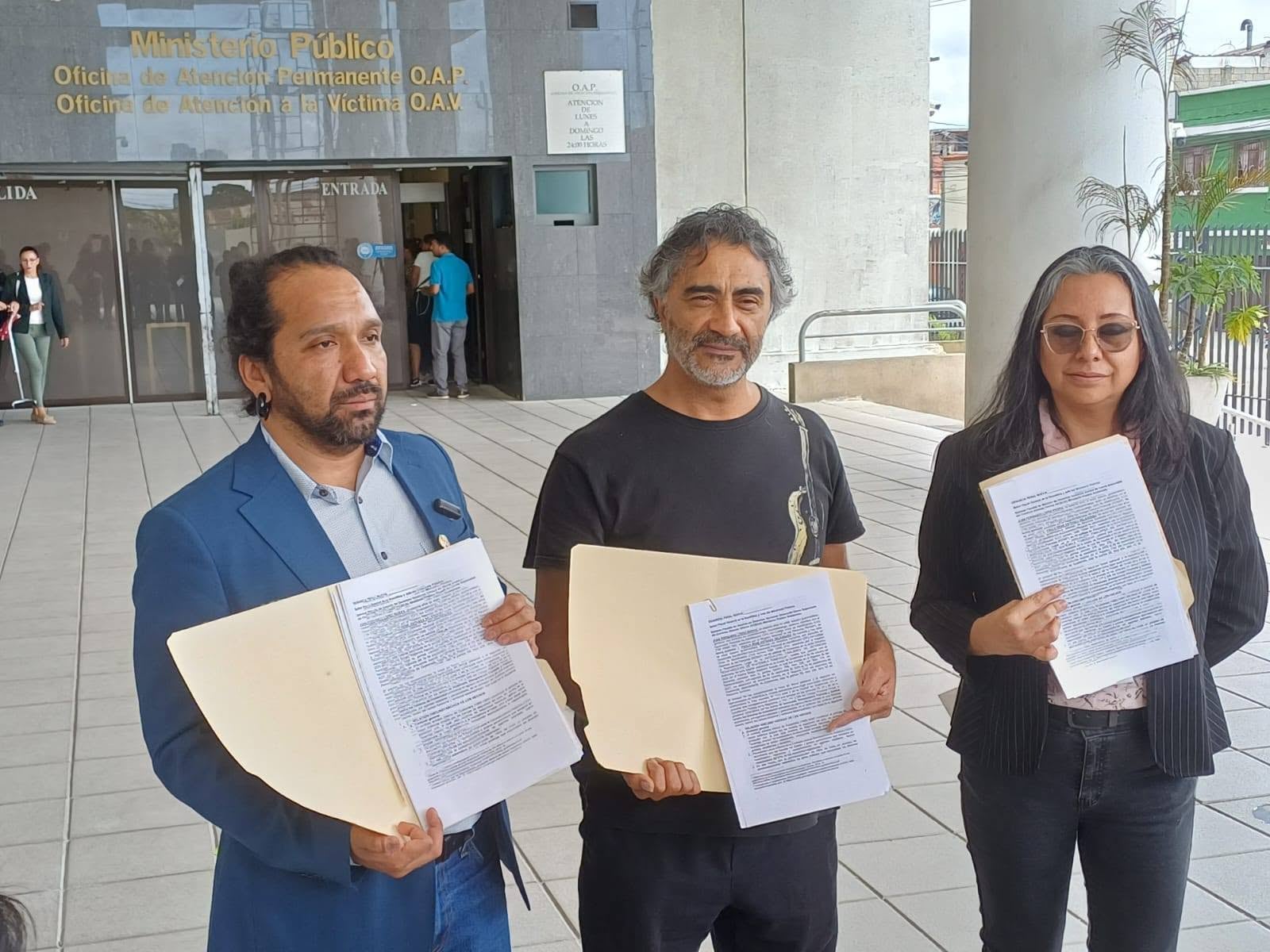 Organización de Familiares Desaparecidos en Guatemala presenta una denuncia por 37 crímenes de guerra contra artistas